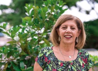 Paixão por ajudar o próximo Glenda Maria - Voluntariado